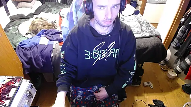 Snapshot of womenhateme69 chatting on 02/15/26, 05:52 womenhateme69 online show from 02/15/26, 05:52