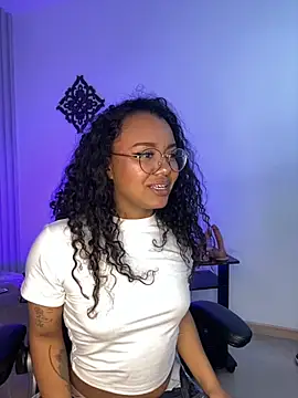 Snapshot of Terry_ebony chatting on 09/21/25, 04:50 Terry ebony online show from 09/21/25, 04:50