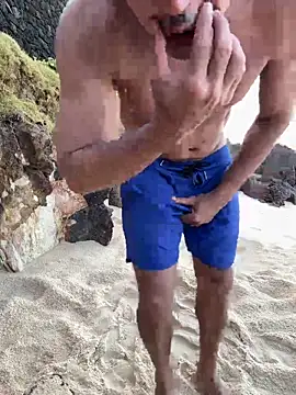 CasadoLutadorBigStuds online show from 10/27/25, 07:04