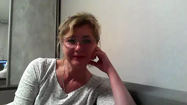 IrynaMolbertx online show from 10/04/25, 06:53