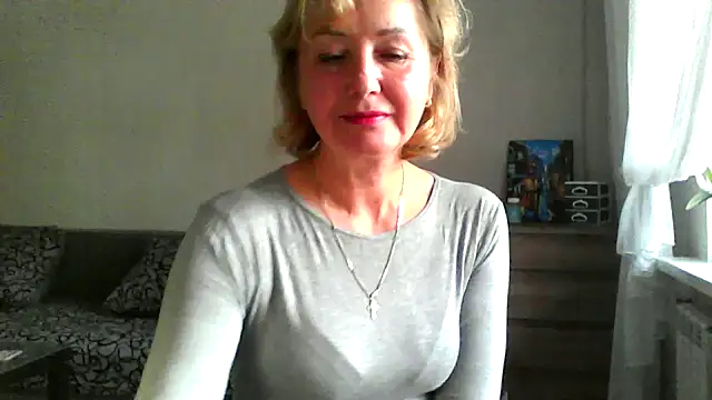 IrynaMolbertx online show from 10/11/25, 08:04