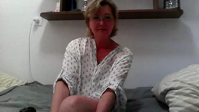 IrynaMolbertx online show from 09/15/25, 07:58