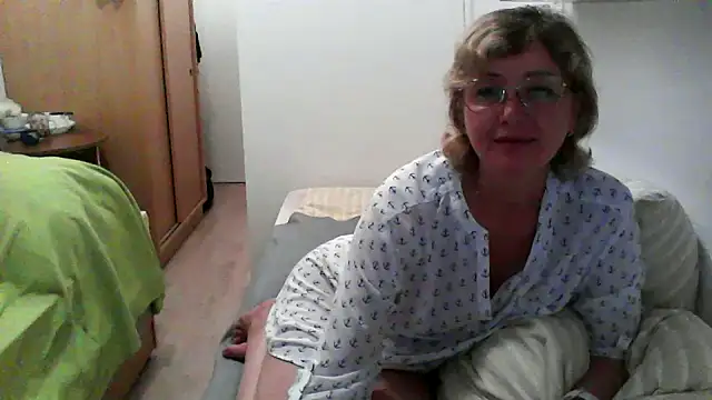 IrynaMolbertx online show from 09/19/25, 08:02