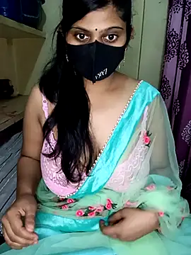 Snapshot of reena502 chatting on 10/03/25, 05:31 reena502 online show from 10/03/25, 05:31