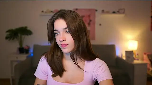 kissie cat online show from 12/16/25, 07:29