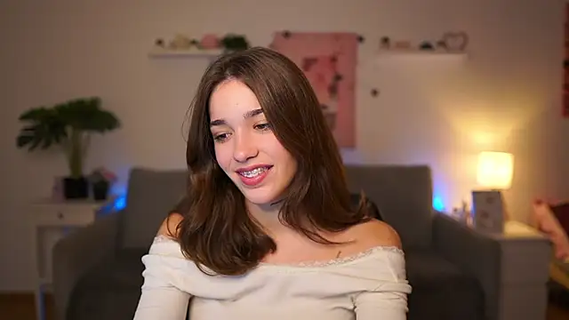 kissie cat online show from 11/24/25, 07:14