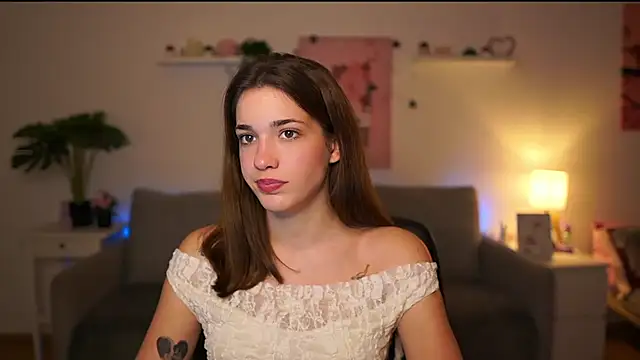 kissie cat online show from 12/17/25, 02:11