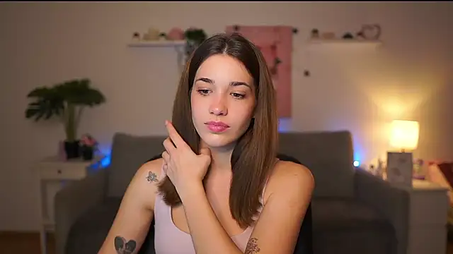 kissie cat online show from 12/04/25, 02:05