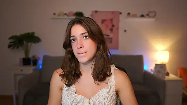 kissie cat online show from 11/12/25, 02:10