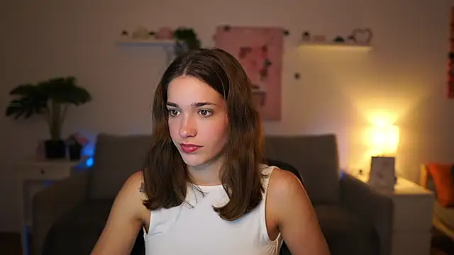 kissie cat online show from 10/31/25, 02:35