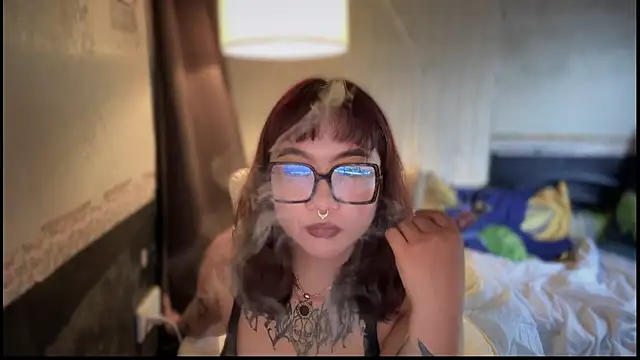 Snapshot of _XXXKittyTingles chatting on 12/04/25, 04:44 XXXKittyTingles online show from 12/04/25, 04:44