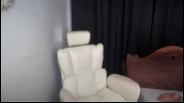 Snapshot of _XXXKittyTingles chatting on 11/06/25, 04:16 XXXKittyTingles online show from 11/06/25, 04:16