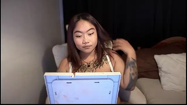 Snapshot of _XXXKittyTingles chatting on 12/18/25, 07:02 XXXKittyTingles online show from 12/18/25, 07:02