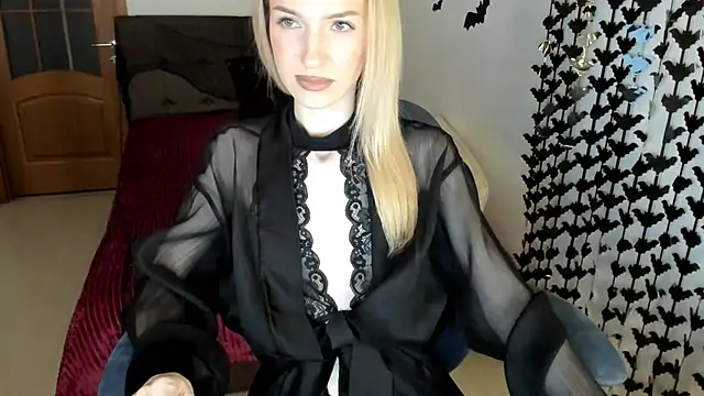 Snapshot of AndrianaBelle chatting on 10/27/25, 05:25 AndrianaBelle online show from 10/27/25, 05:25