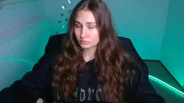 Stefanie Sweet online show from 10/04/25, 03:08