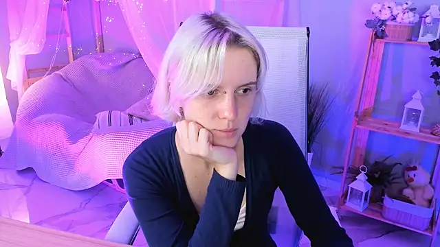 Snapshot of BethanyCloud chatting on 10/14/25, 05:30 BethanyCloud online show from 10/14/25, 05:30