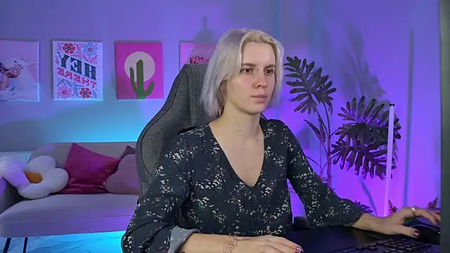 BethanyCloud online show from 12/01/25, 05:41