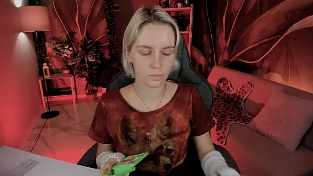 Snapshot of BethanyCloud chatting on 10/16/25, 05:38 BethanyCloud online show from 10/16/25, 05:38