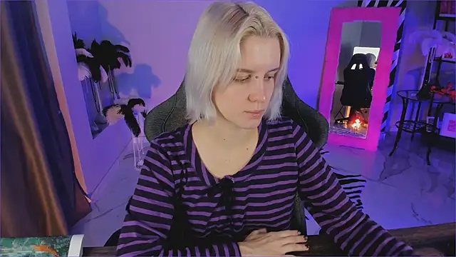 BethanyCloud online show from 12/04/25, 05:17