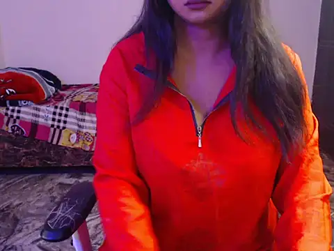 Snapshot of Samiksha- chatting on 12/16/25, 09:13 Samiksha- online show from 12/16/25, 09:13