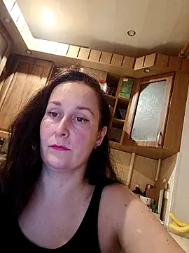 Snapshot of Amandda_ chatting on 10/04/25, 05:47 Amandda online show from 10/04/25, 05:47