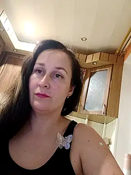 Snapshot of Amandda_ chatting on 10/15/25, 06:27 Amandda online show from 10/15/25, 06:27