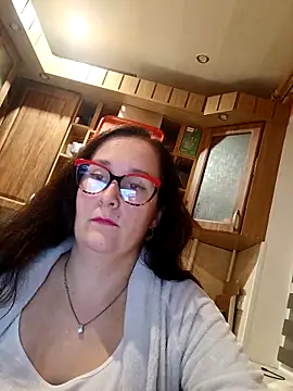 Amandda  online show from 10/24/25, 04:39