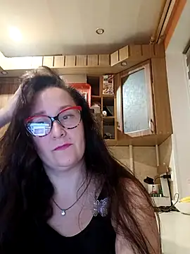 Amandda  online show from 10/28/25, 07:13