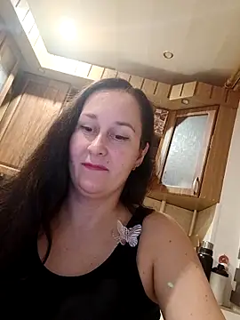 Snapshot of Amandda_ chatting on 10/13/25, 06:20 Amandda online show from 10/13/25, 06:20