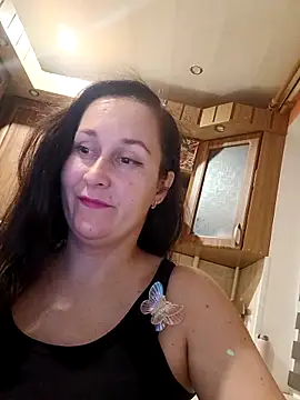 Snapshot of Amandda_ chatting on 10/12/25, 05:58 Amandda online show from 10/12/25, 05:58