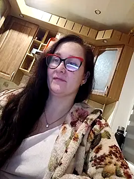 Amandda  online show from 12/13/25, 08:04