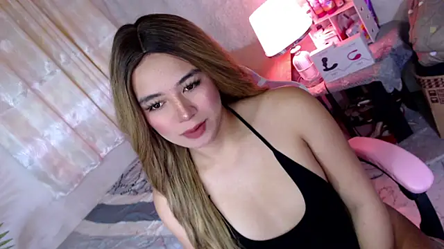 petiteellahxx online show from 10/29/25, 10:09