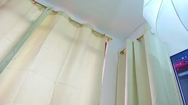 MiaCours online show from 10/22/25, 01:10