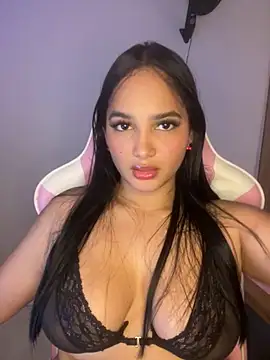 Andrea-Lu online show from 10/11/25, 01:50