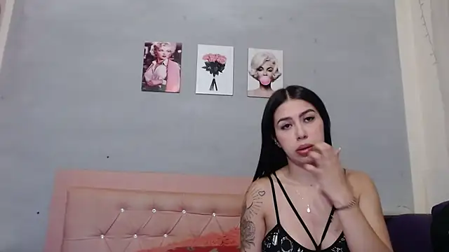 Olivia Spear online show from 09/22/25, 12:33