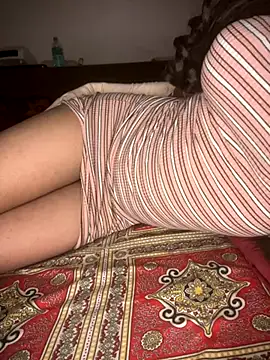 jiya00 online show from 11/12/25, 12:42