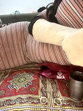 jiya00 online show from 11/03/25, 07:28