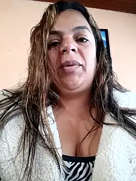 Mia-Glow online show from 02/09/26, 11:41