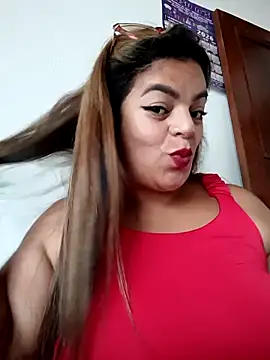 Mia-Glow online show from 04/13/26, 12:09