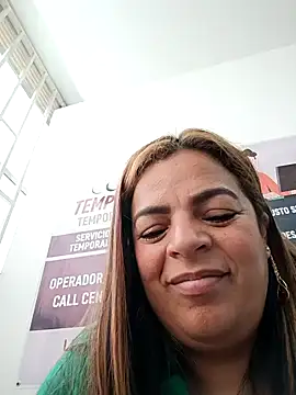 Mia-Glow online show from 11/13/25, 12:09