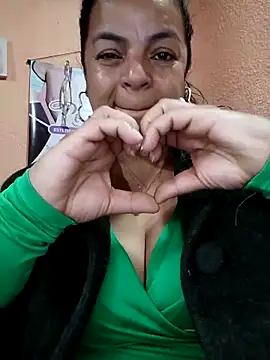 Mia-Glow online show from 02/03/26, 12:10