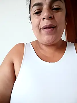 Mia-Glow online show from 04/05/26, 02:24