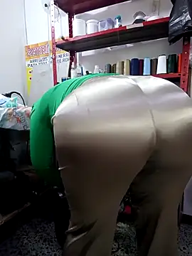 Mia-Glow online show from 12/04/25, 12:04