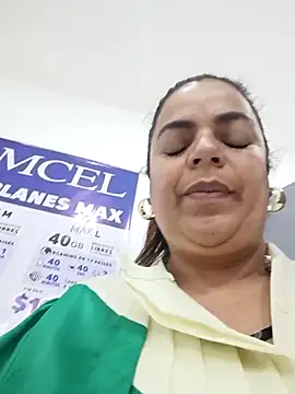 Mia-Glow online show from 12/15/25, 12:11