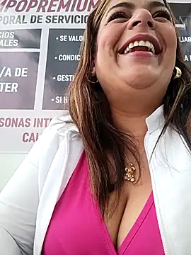 Mia-Glow online show from 12/02/25, 12:18