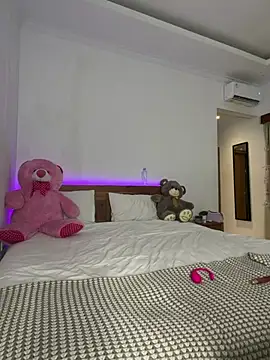 sarahsparkles20 online show from 04/10/26, 01:01