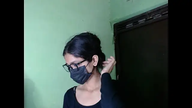 Snapshot of _kamyaa09 chatting on 10/15/25, 05:54 kamyaa09 online show from 10/15/25, 05:54