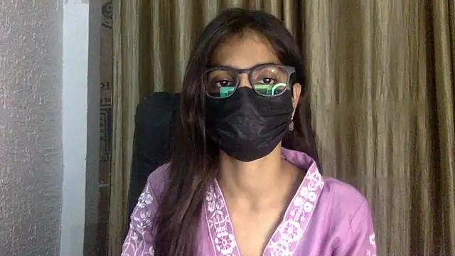Snapshot of _kamyaa09 chatting on 10/14/25, 09:21 kamyaa09 online show from 10/14/25, 09:21