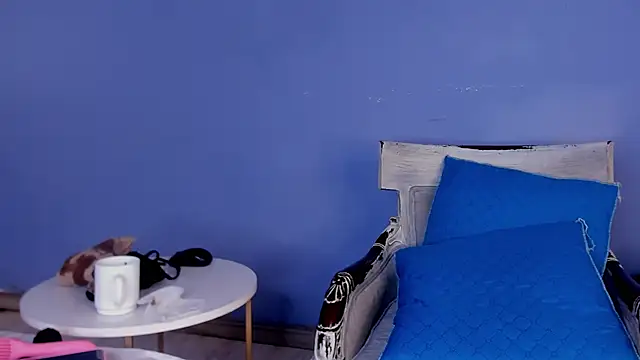 XimenaRougge online show from 11/17/25, 01:26