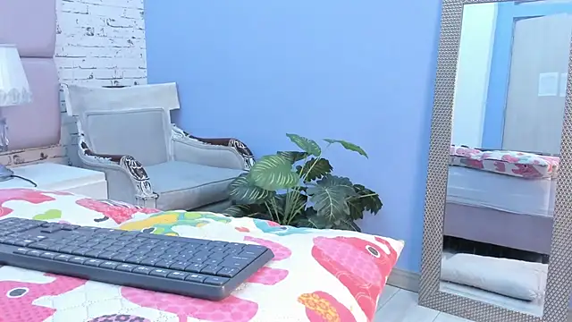 XimenaRougge online show from 09/13/25, 08:31